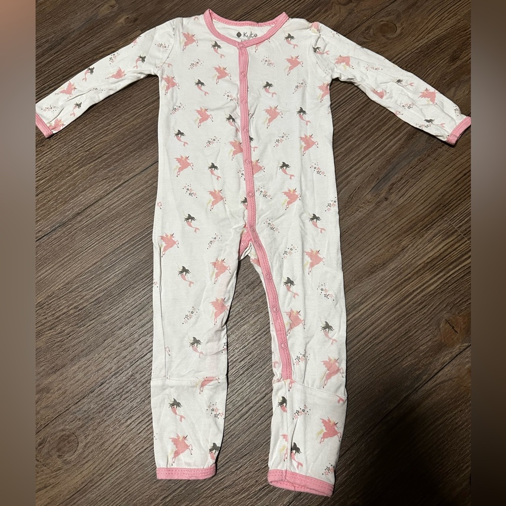 (2 for $35) Kyte Baby Mythical SNAP romper